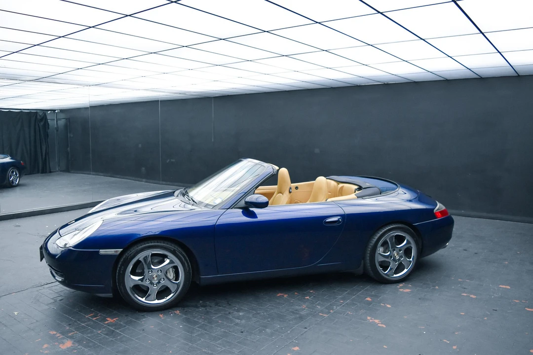 2001 Porsche 996 Carrera 4 - Image 12 of 31