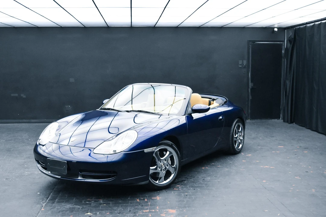 2001 Porsche 996 Carrera 4 - Image 8 of 31