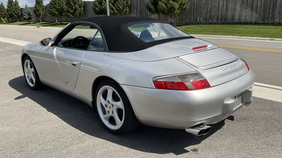2001 Porsche 996 Carrera 4 - Image 6 of 15