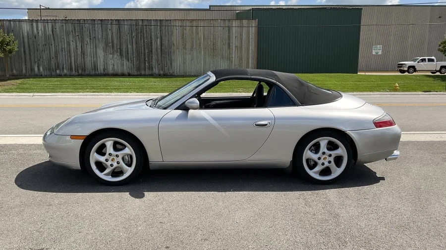 2001 Porsche 996 Carrera 4 - Image 5 of 15