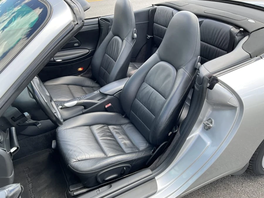 2001 Porsche 996 Carrera 4 - Image 9 of 15