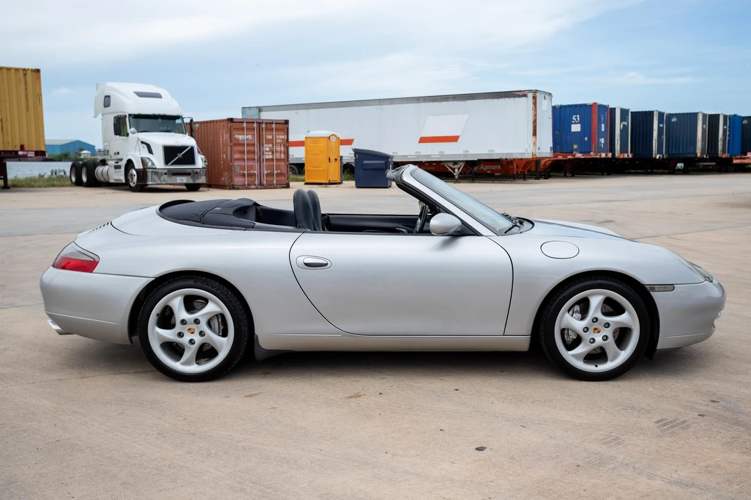 2001 Porsche 996 Carrera 4 - Image 3 of 31