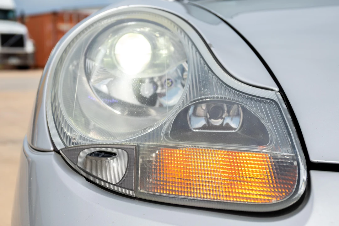 2001 Porsche 996 Carrera 4 - Image 19 of 31
