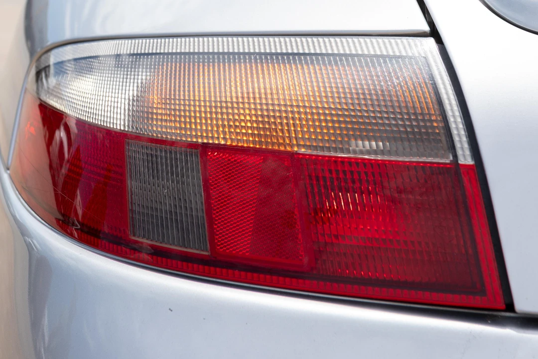 2001 Porsche 996 Carrera 4 - Image 26 of 31