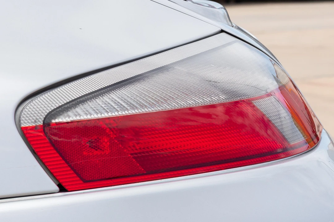 2001 Porsche 996 Carrera 4 - Image 29 of 31
