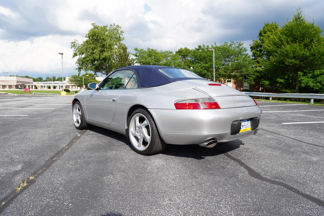 2001 Porsche 996 Carrera 4 - Image 16 of 31
