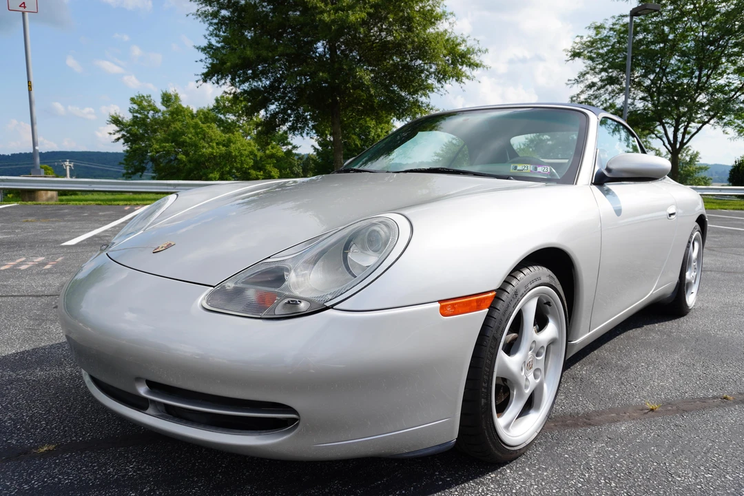 2001 Porsche 996 Carrera 4 - Image 14 of 31