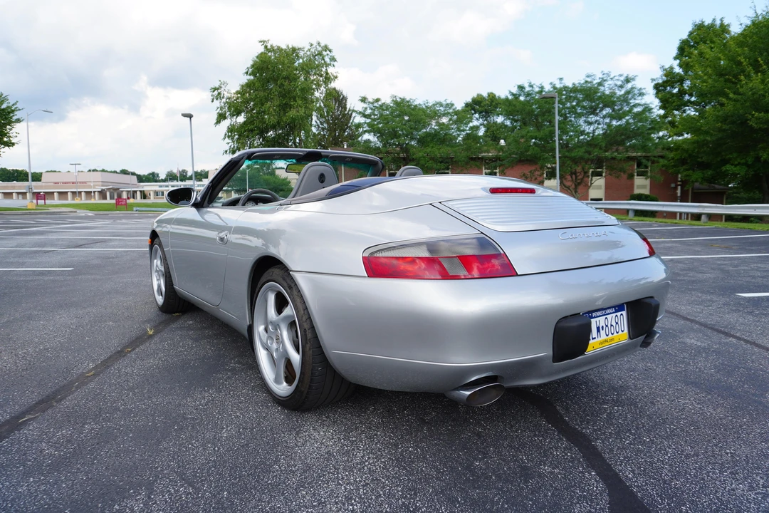 2001 Porsche 996 Carrera 4 - Image 7 of 31