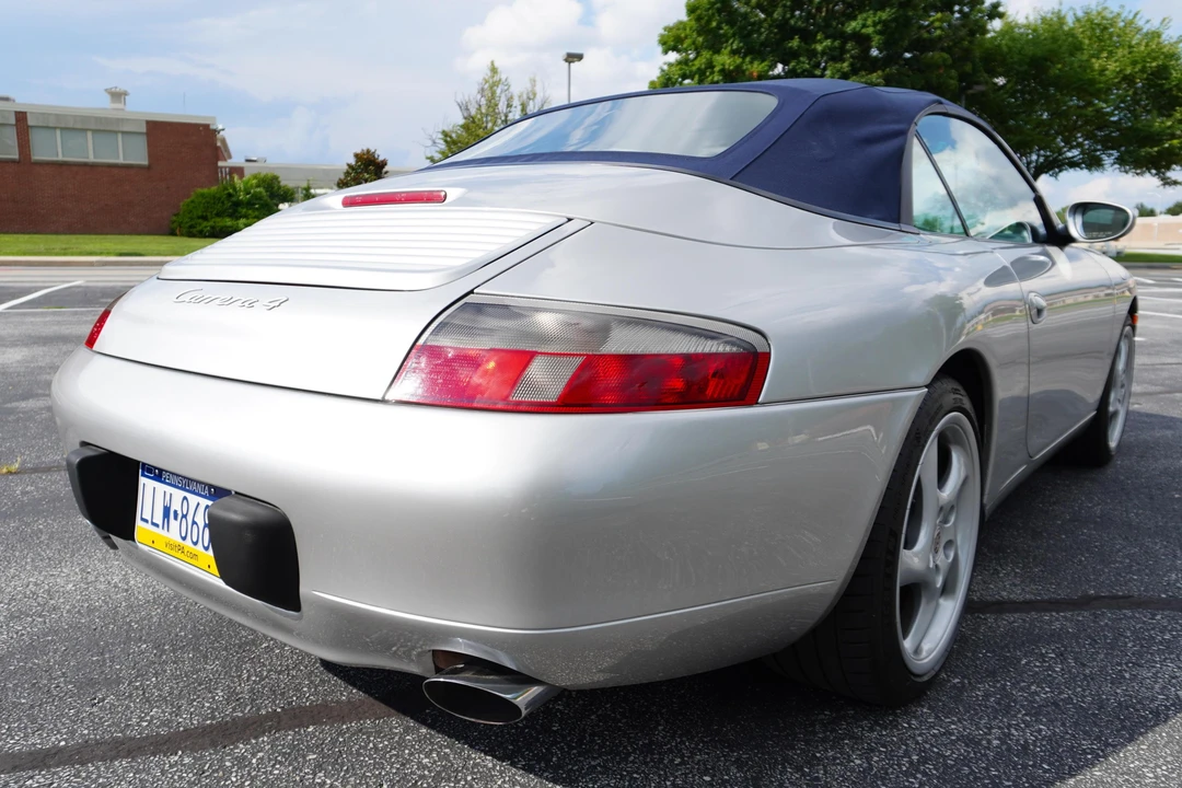 2001 Porsche 996 Carrera 4 - Image 4 of 31