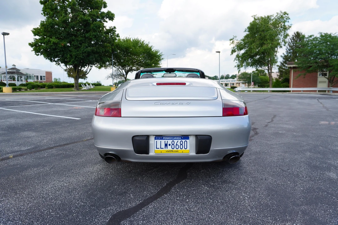 2001 Porsche 996 Carrera 4 - Image 8 of 31