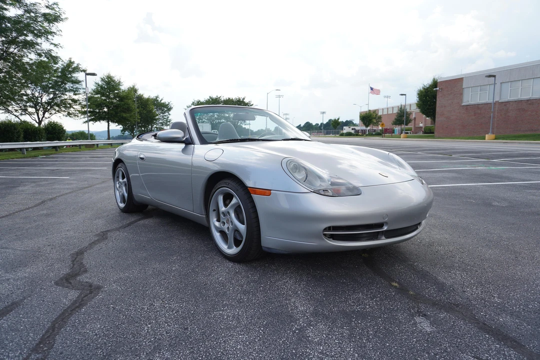 2001 Porsche 996 Carrera 4 - Image 10 of 31