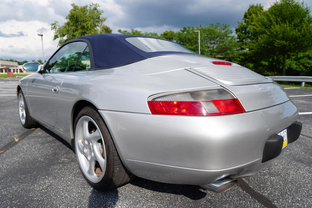 2001 Porsche 996 Carrera 4 - Image 17 of 31
