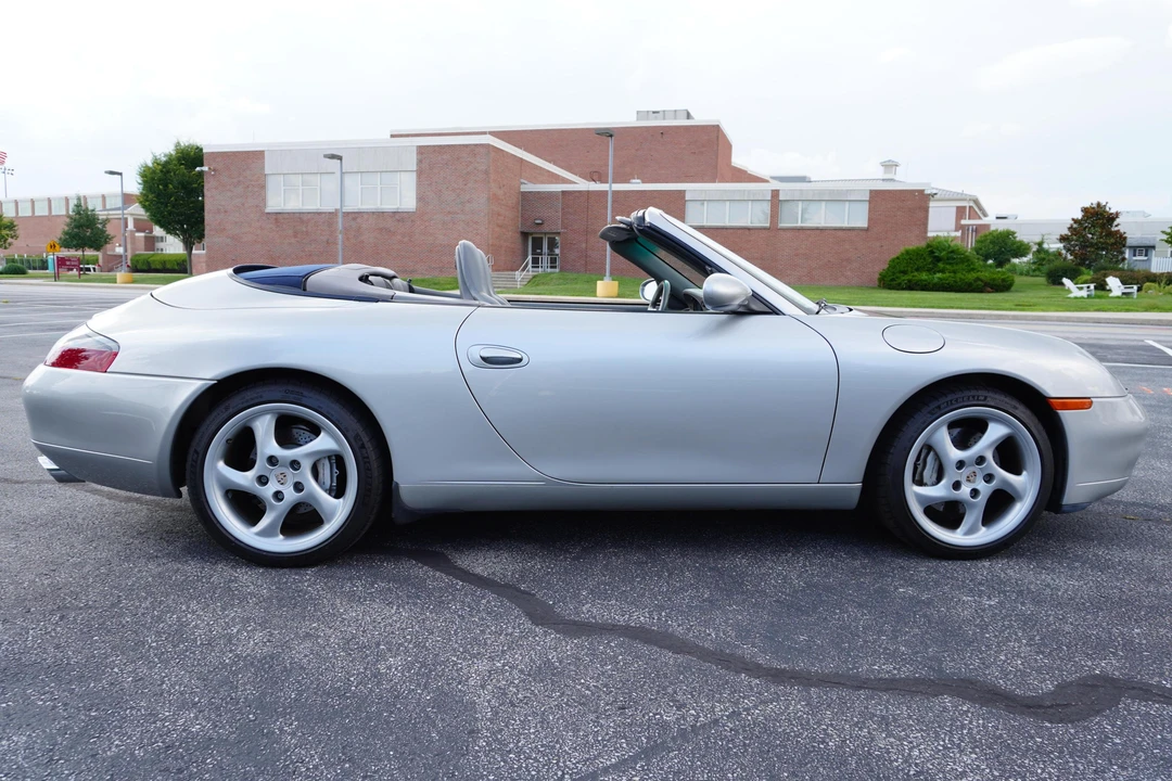 2001 Porsche 996 Carrera 4 - Image 3 of 31