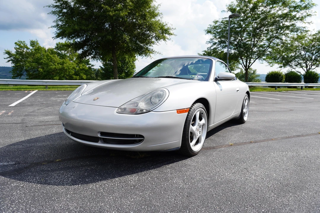 2001 Porsche 996 Carrera 4 - Image 12 of 31