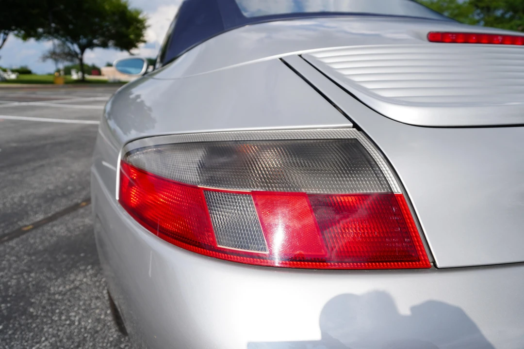 2001 Porsche 996 Carrera 4 - Image 30 of 31