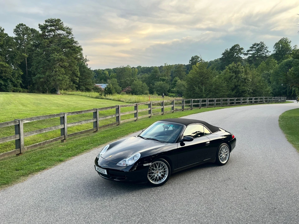 2001 Porsche 996 Carrera 4 - Image 27 of 31