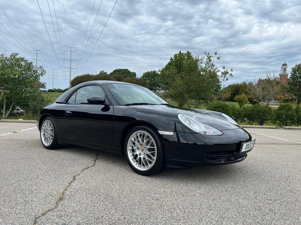 2001 Porsche 996 Carrera 4 - Image 25 of 31