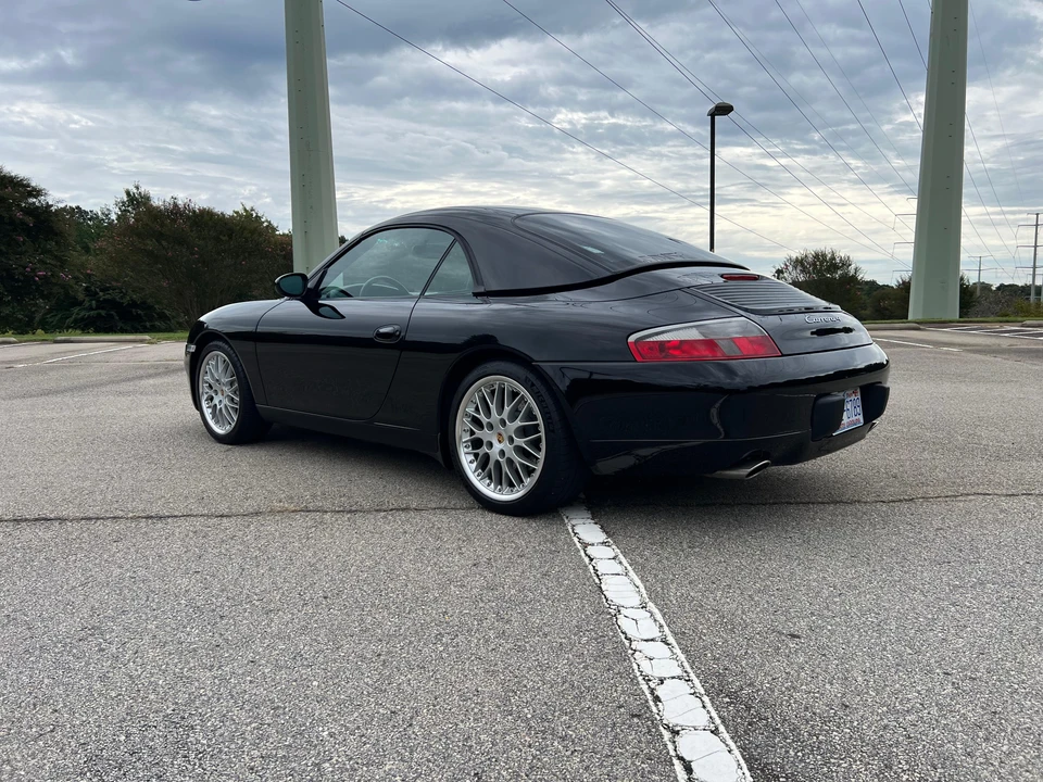 2001 Porsche 996 Carrera 4 - Image 19 of 31