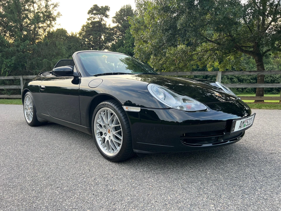 2001 Porsche 996 Carrera 4 - Image 15 of 31