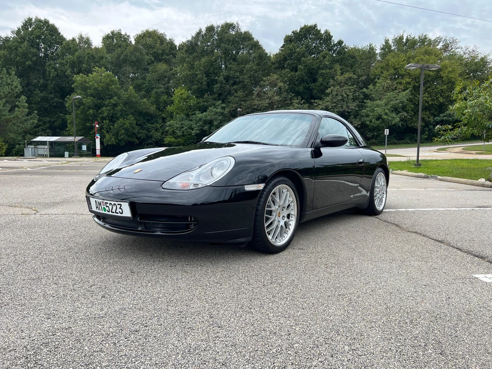 2001 Porsche 996 Carrera 4 - Image 16 of 31