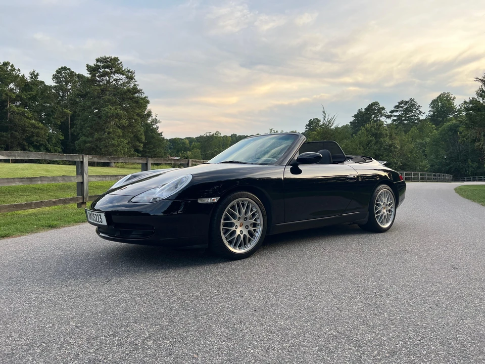 2001 Porsche 996 Carrera 4 - Image 10 of 31