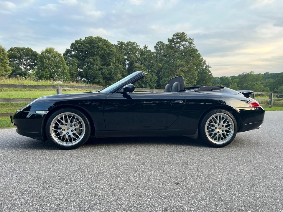 2001 Porsche 996 Carrera 4 - Image 12 of 31