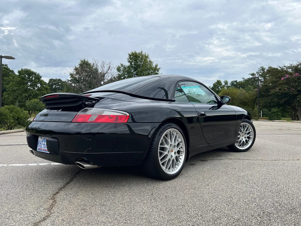 2001 Porsche 996 Carrera 4 - Image 22 of 31
