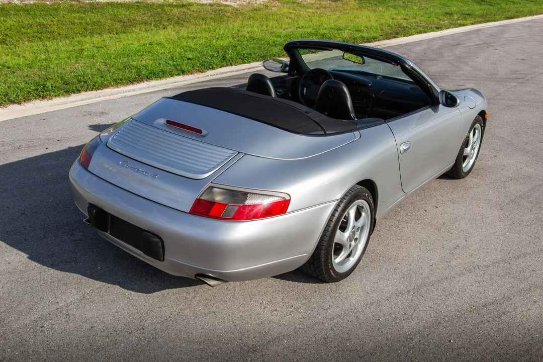 2001 Porsche 996 Carrera 4 - Image 17 of 31
