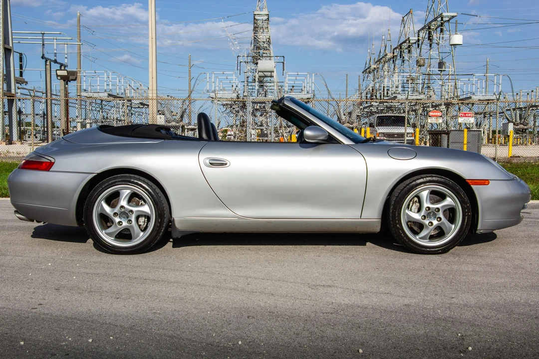 2001 Porsche 996 Carrera 4 - Image 3 of 31