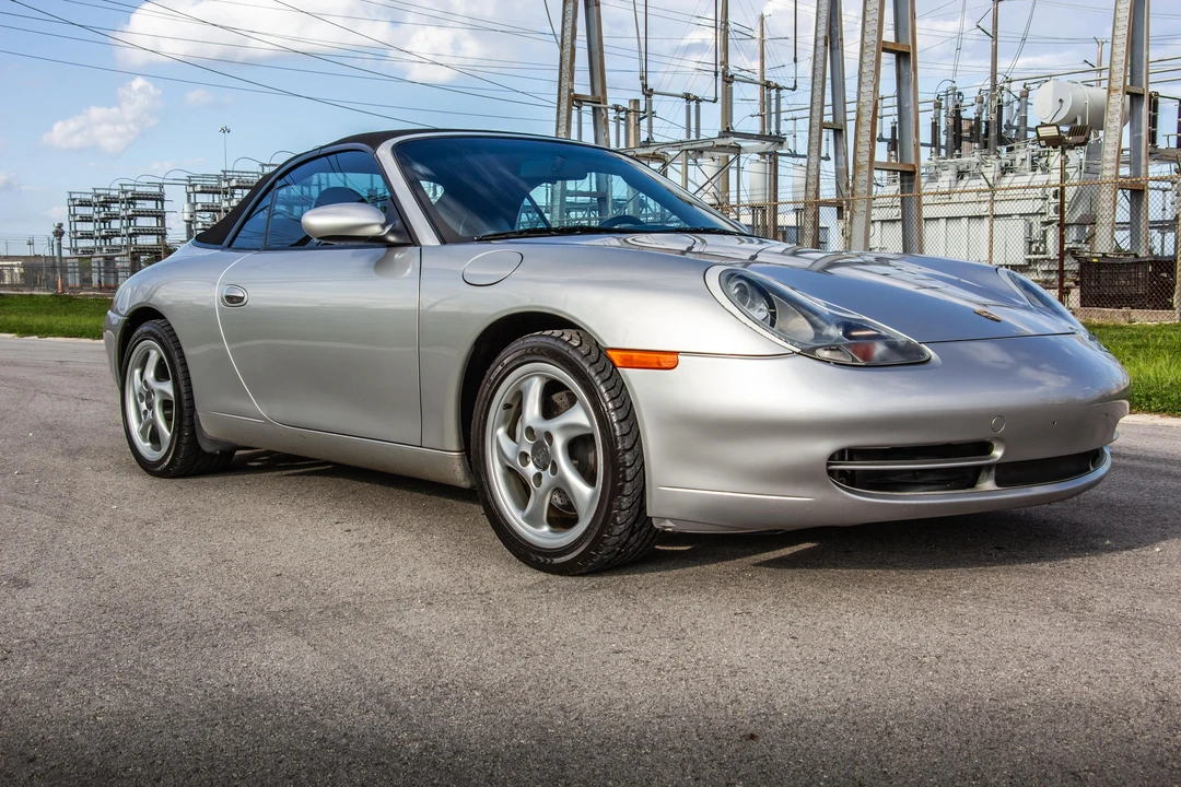 2001 Porsche 996 Carrera 4 - Image 30 of 31