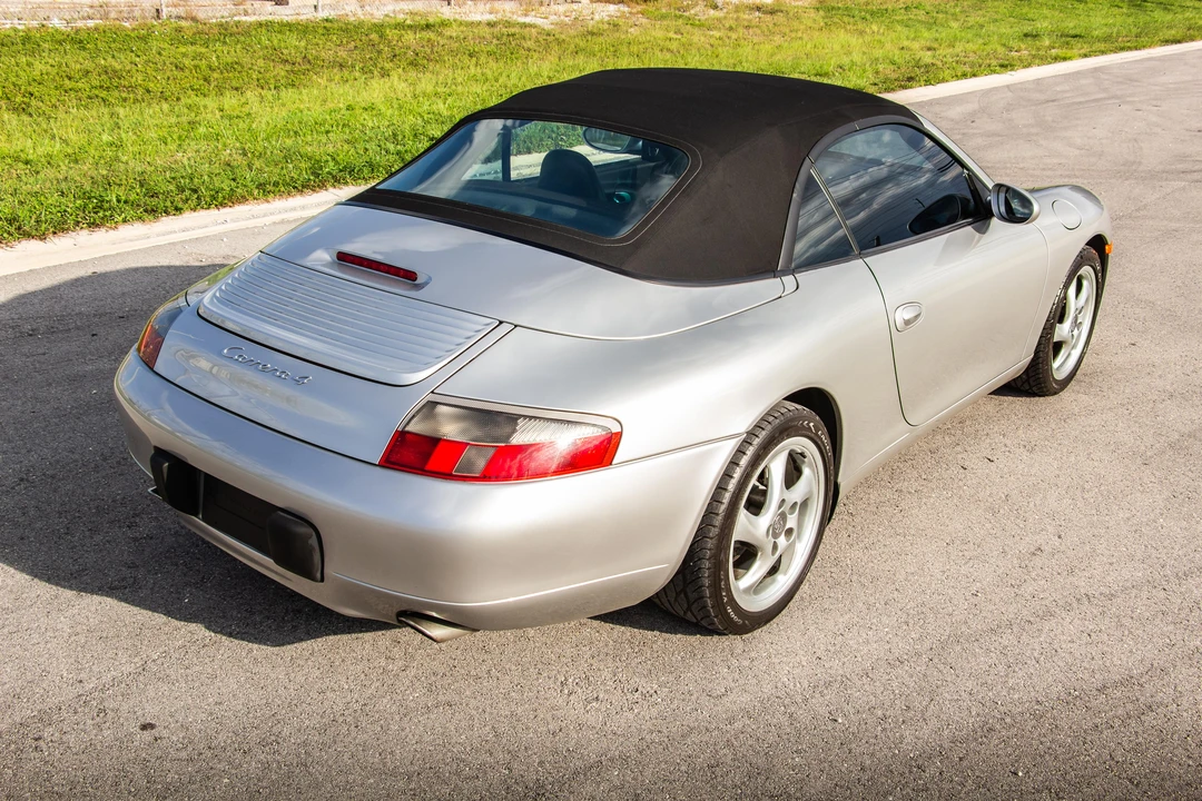2001 Porsche 996 Carrera 4 - Image 27 of 31