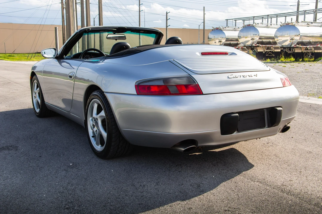 2001 Porsche 996 Carrera 4 - Image 13 of 31