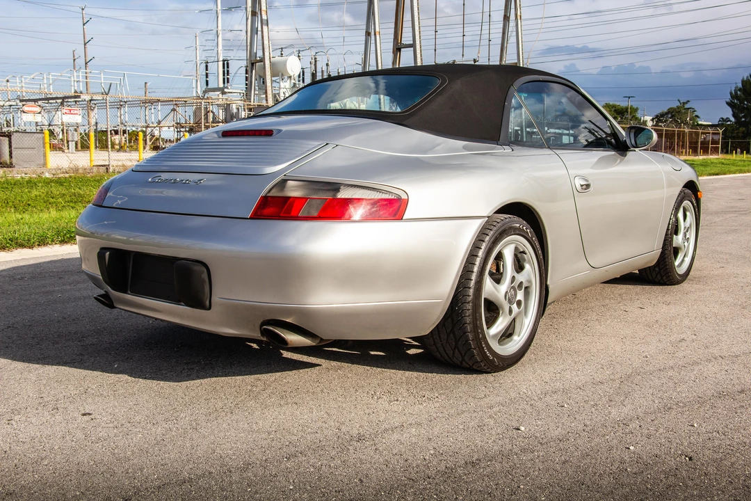 2001 Porsche 996 Carrera 4 - Image 28 of 31