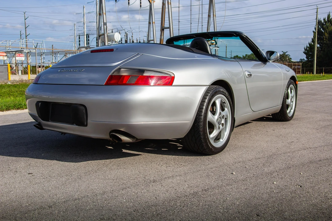 2001 Porsche 996 Carrera 4 - Image 16 of 31