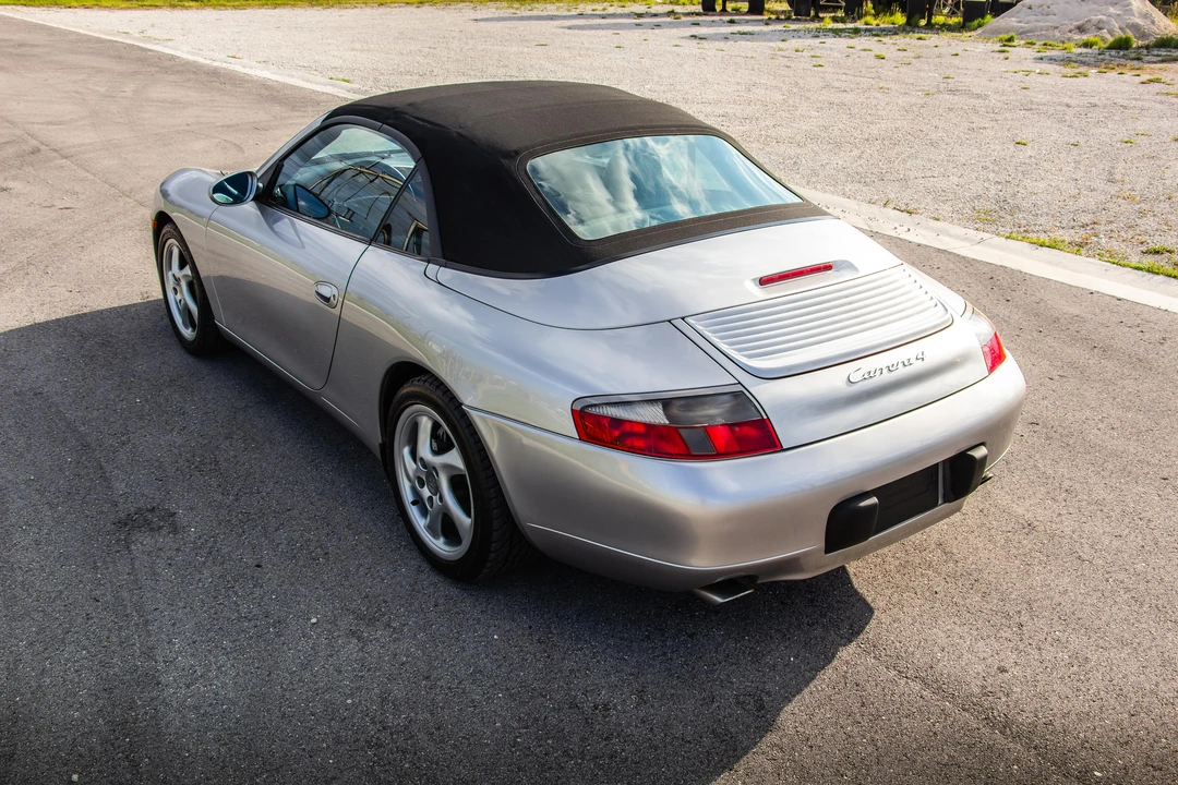 2001 Porsche 996 Carrera 4 - Image 25 of 31