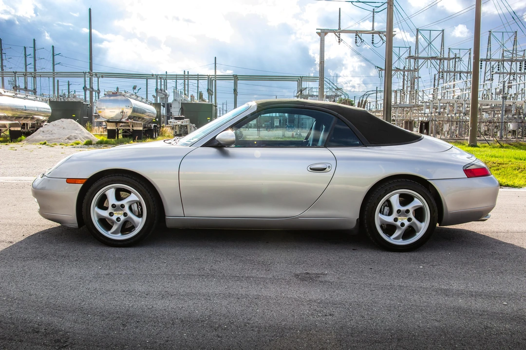 2001 Porsche 996 Carrera 4 - Image 24 of 31