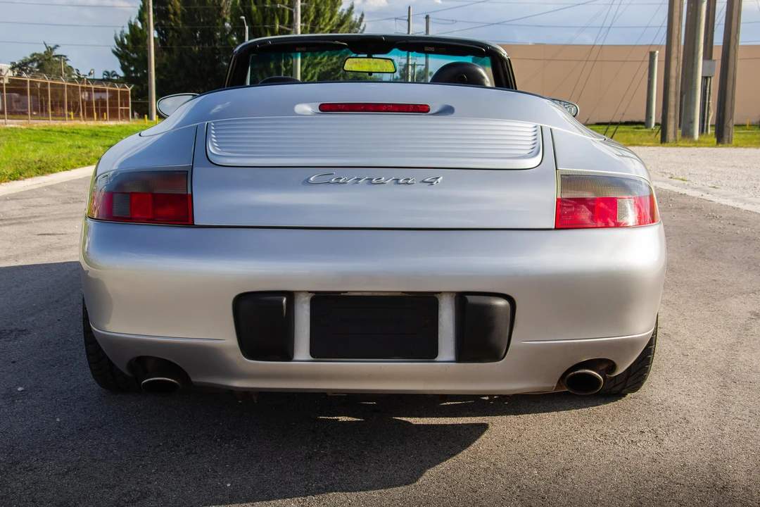 2001 Porsche 996 Carrera 4 - Image 14 of 31
