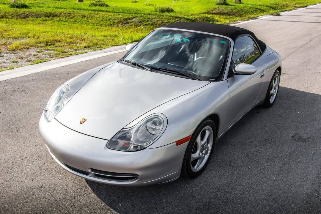 2001 Porsche 996 Carrera 4 - Image 23 of 31