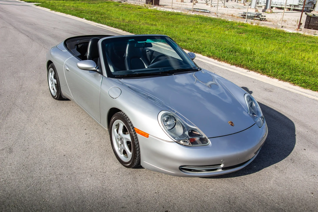 2001 Porsche 996 Carrera 4 - Image 19 of 31