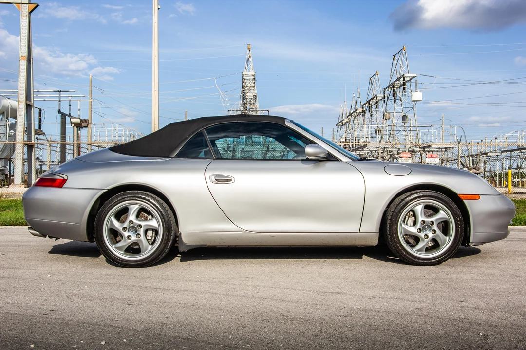 2001 Porsche 996 Carrera 4 - Image 29 of 31