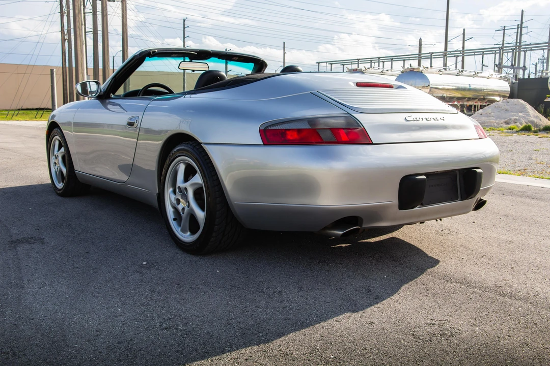 2001 Porsche 996 Carrera 4 - Image 11 of 31