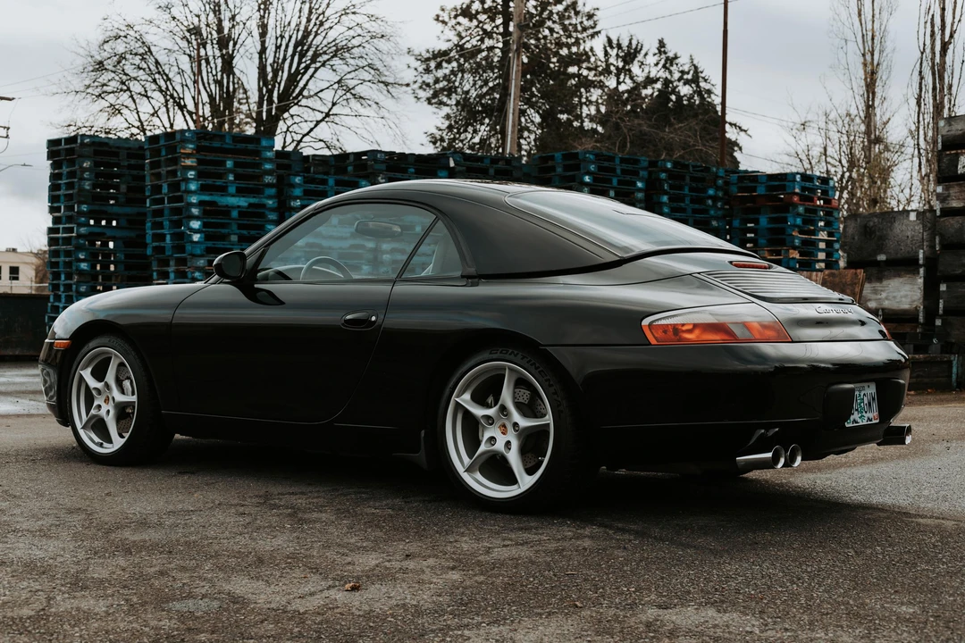 2001 Porsche 996 Carrera - Image 10 of 27