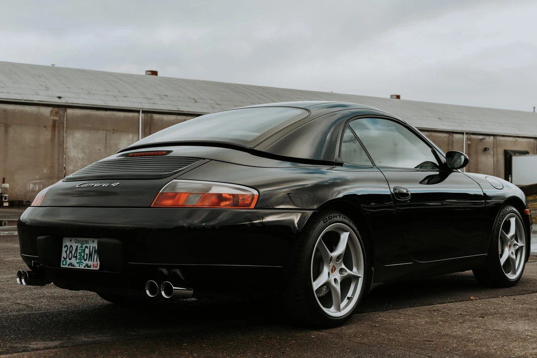 2001 Porsche 996 Carrera - Image 11 of 27
