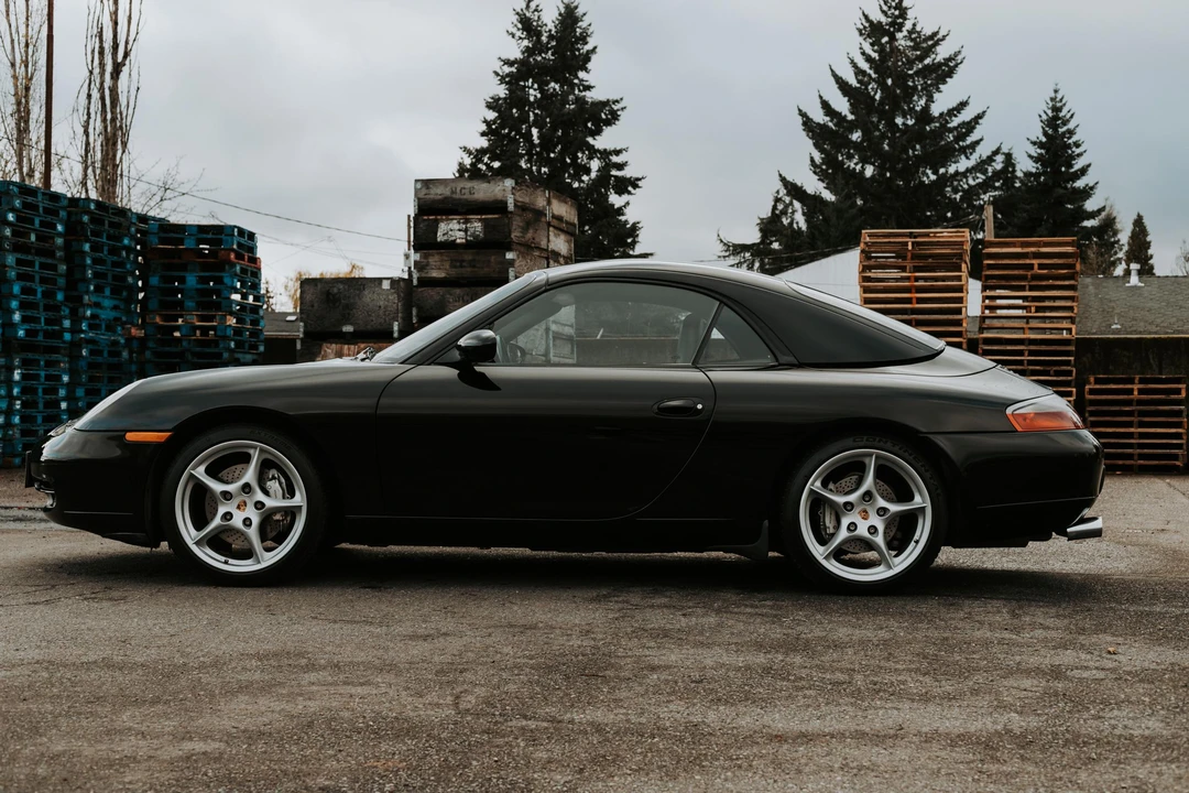2001 Porsche 996 Carrera - Image 9 of 27