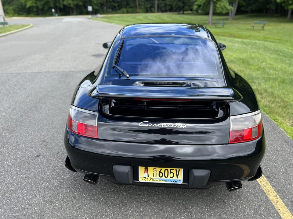 2001 Porsche 996 Carrera - Image 10 of 31
