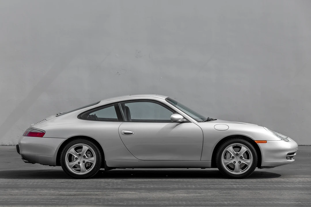 2001 Porsche 996 Carrera - Image 12 of 31