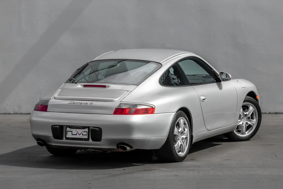 2001 Porsche 996 Carrera - Image 13 of 31