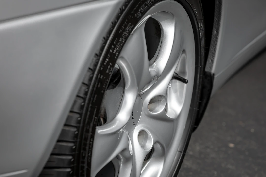 2001 Porsche 996 Carrera - Image 24 of 31