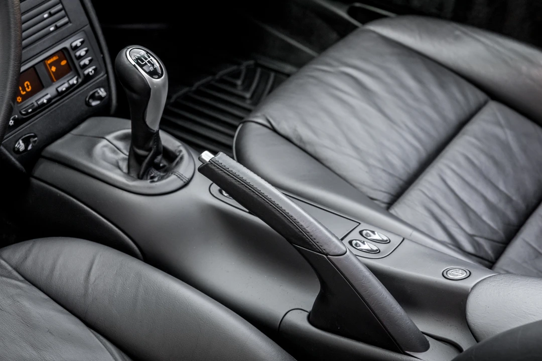 2001 Porsche 996 Carrera - Image 28 of 31