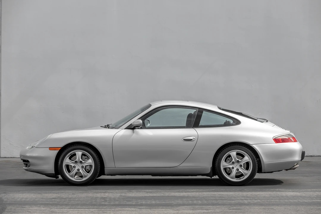 2001 Porsche 996 Carrera - Image 12 of 31